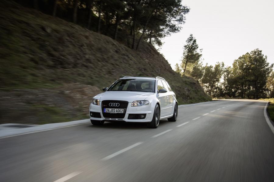  Audi RS4 Avant (B7, 8E) 2006 года  (WW) (фото 4 из 49)